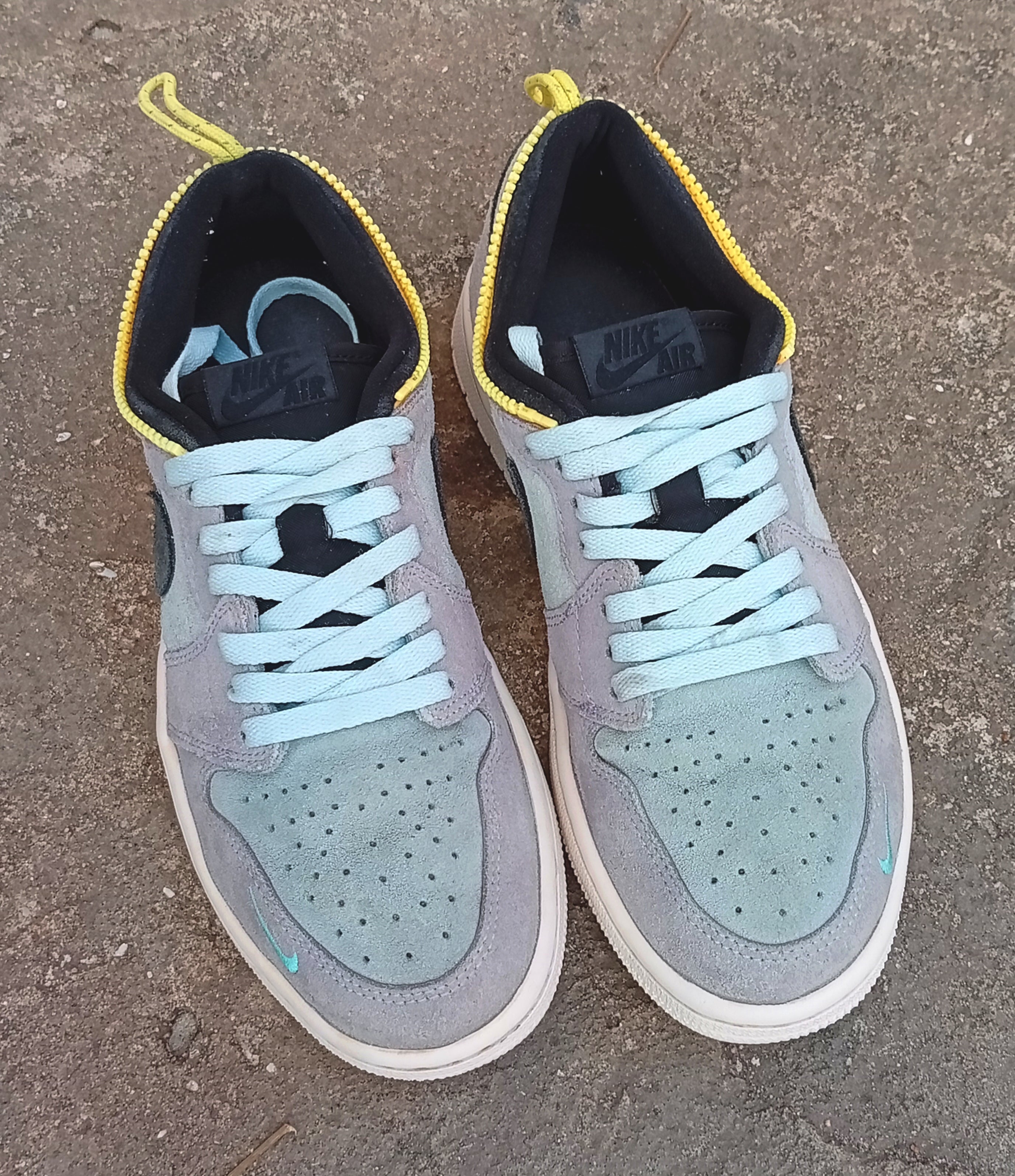 Pre Owned Nike Air Jordan 1 Switch Sneakers.